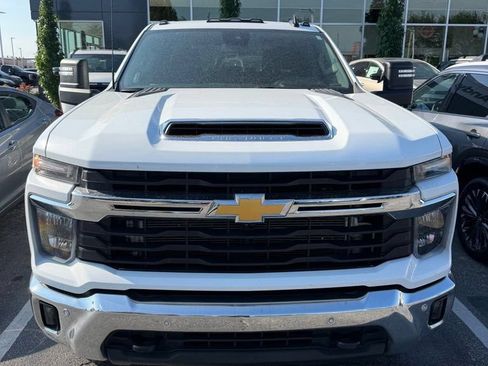 Used 2025 Chevrolet Silverado 3500 LT w/ Safety Package AWD/4WD image 2
