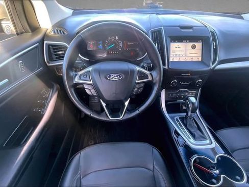 Used 2018 Ford Edge SEL w/ Equipment Group 201A AWD/4WD image 3