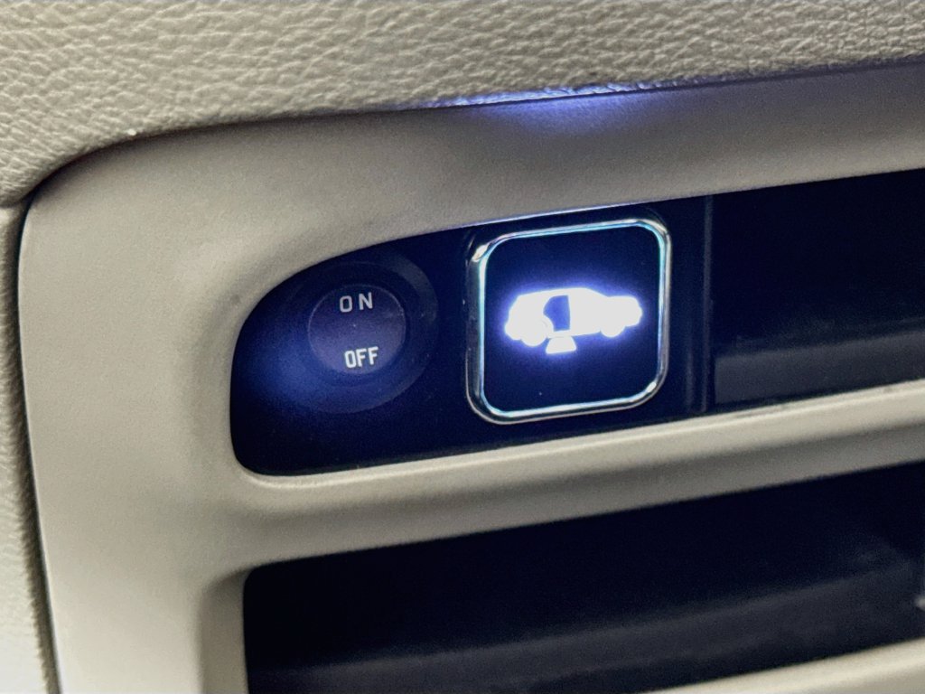 Used 2022 Chrysler Pacifica Touring-L FWD image 21