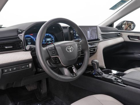 Used 2026 Toyota Camry XLE AWD/4WD image 22