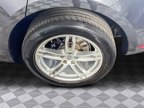 Used 2023 Porsche Macan image 37