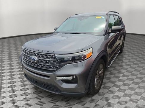 Used 2021 Ford Explorer XLT w/ Equipment Group 202A RWD image 2