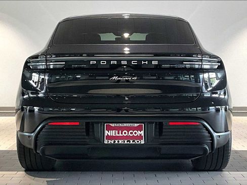 Used 2024 Porsche Macan 4 Electric image 9