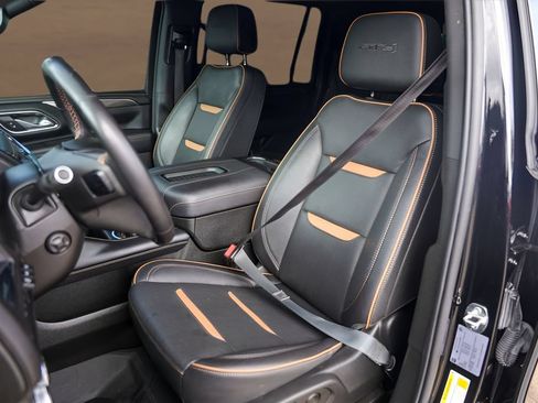 Used 2023 GMC Yukon XL AT4 w/ AT4 Premium Package AWD/4WD image 7