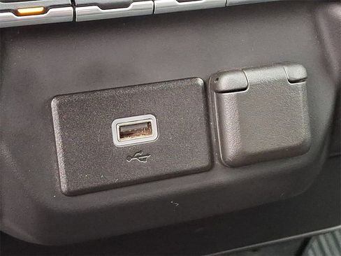 Used 2020 Chevrolet Silverado 1500 Custom w/ Custom Value Package image 23