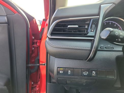 Used 2020 Toyota Camry SE image 20