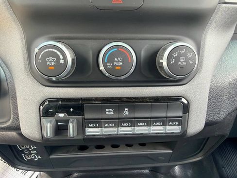 Used 2024 RAM 2500 Tradesman w/ Chrome Appearance Group AWD/4WD image 32