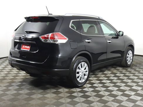 Used 2016 Nissan Rogue S w/ Appearance Package image 5