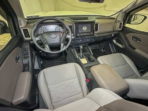 Used 2022 Nissan Frontier SV w/ Technology Package AWD/4WD image 11
