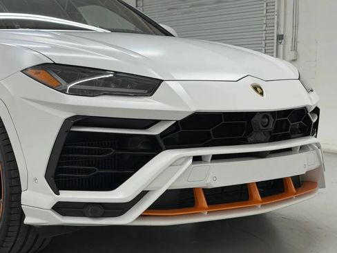 Used 2022 Lamborghini Urus AWD/4WD image 43