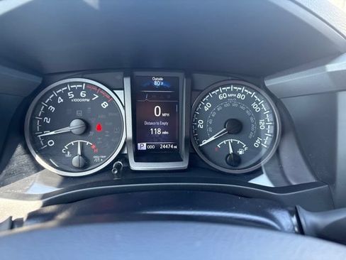 Used 2023 Toyota Tacoma TRD Off-Road w/ Technology Package AWD/4WD image 23