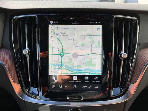 New 2026 Volvo V60 B5 Cross Country Plus w/ Climate Package image 19