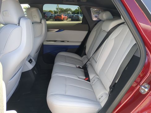 New 2026 Cadillac Optiq Luxury 2 image 16