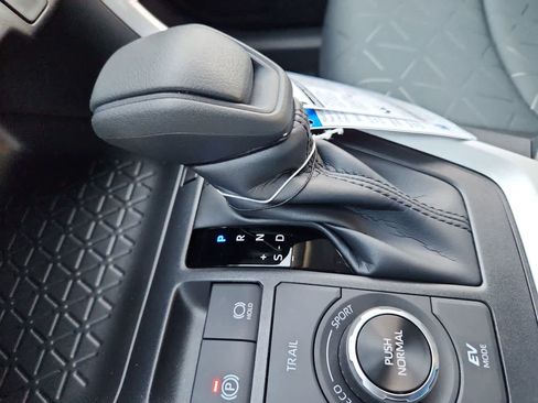 New 2025 Toyota RAV4 XLE image 21