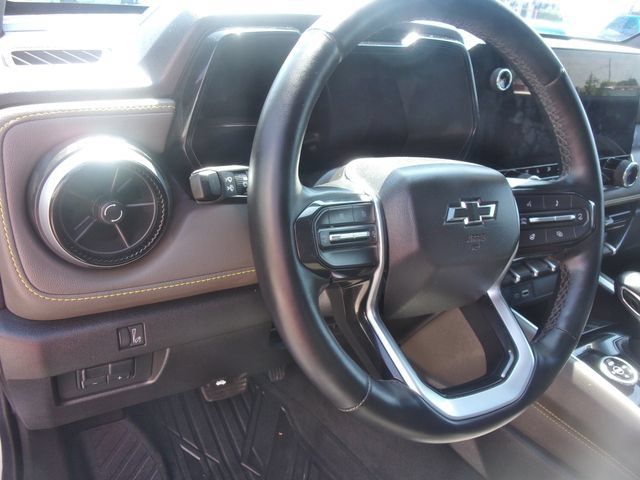 Used 2024 Chevrolet Colorado ZR2 w/ ZR2 Convenience Package III AWD/4WD image 28
