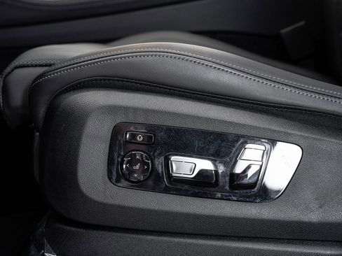 Used 2024 BMW X5 xDrive40i w/ Premium Package image 11