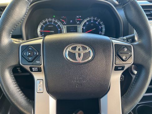 Used 2016 Toyota 4Runner image 8