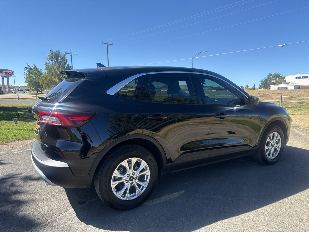 Used 2024 Ford Escape Active AWD/4WD image 5