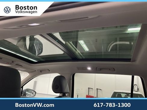 Certified 2022 Volkswagen Tiguan SE image 28