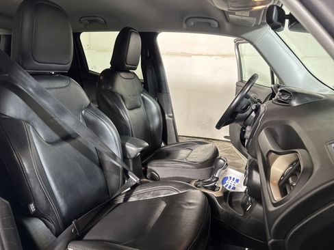 Used 2016 Jeep Renegade Limited image 28
