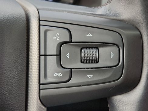 Used 2023 GMC Yukon Denali w/ Denali Reserve Package image 17