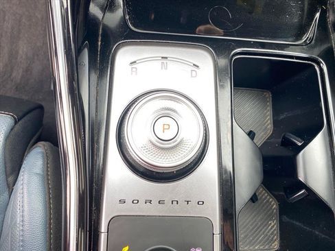 Used 2025 Kia Sorento SX Prestige AWD/4WD image 13