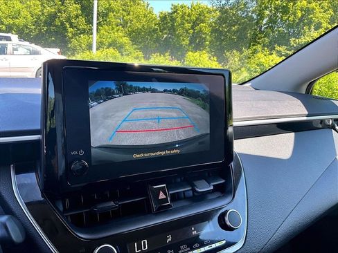 Used 2024 Toyota Corolla LE FWD image 19