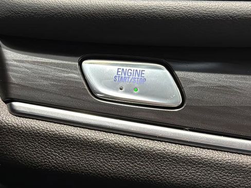 Used 2020 Buick Enclave Premium w/ Surround and Sites Package AWD/4WD image 32