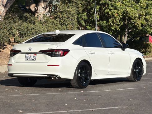 Used 2025 Honda Civic Sport image 2