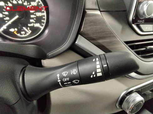 Used 2025 Nissan Altima 2.5 SV image 15