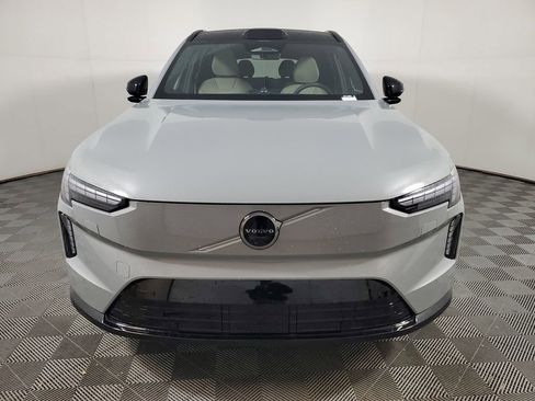 Used 2025 Volvo EX90 Ultra image 2