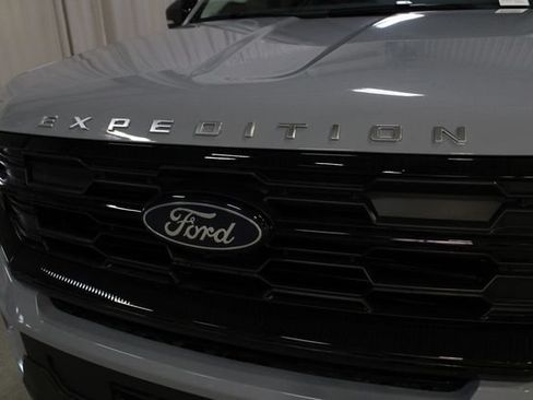 New 2026 Ford Expedition Active AWD/4WD image 32