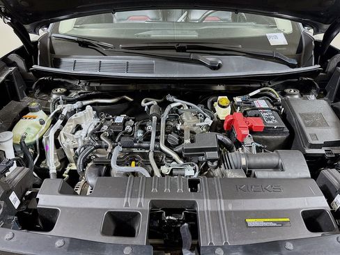 Used 2025 Nissan Kicks SR image 26