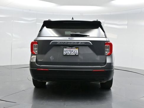 Used 2022 Ford Explorer XLT image 40
