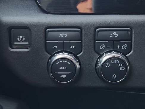 Used 2024 GMC Sierra 1500 SLE image 22