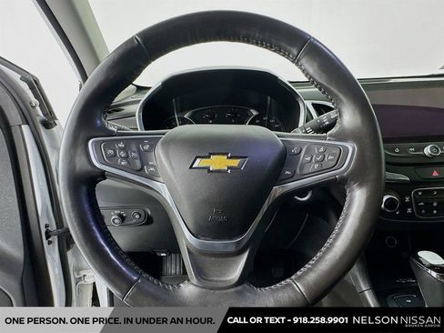 Used 2018 Chevrolet Equinox Premier FWD image 11