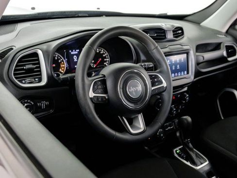 Used 2019 Jeep Renegade Latitude image 11