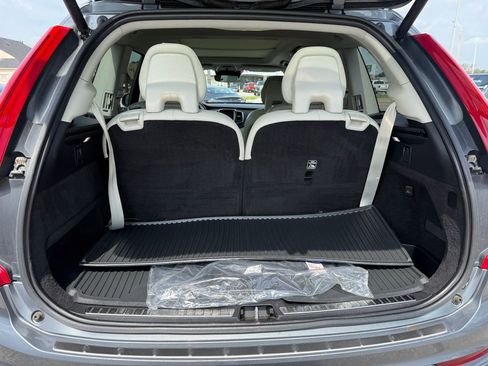Used 2020 Volvo XC90 T6 Momentum AWD/4WD image 4