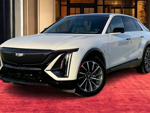 New 2025 Cadillac Lyriq Sport image 1