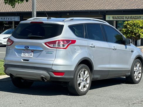 Used 2015 Ford Escape Titanium FWD image 3