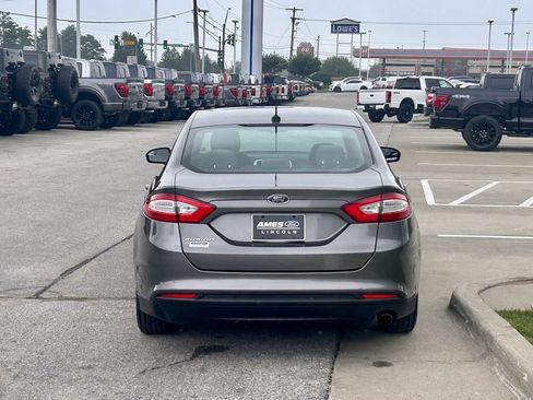 Used 2014 Ford Fusion S FWD image 5