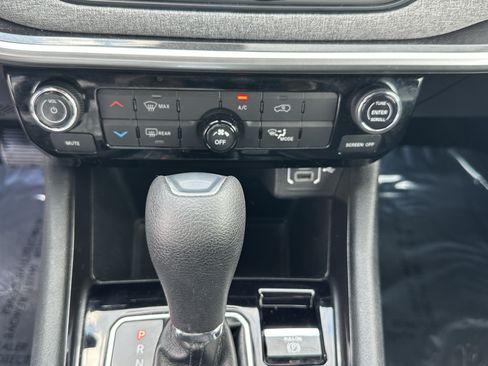 Used 2023 Jeep Compass Sport AWD/4WD image 29