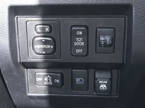 Used 2020 Toyota Tundra SR5 w/ SR5 Upgrade Package image 24