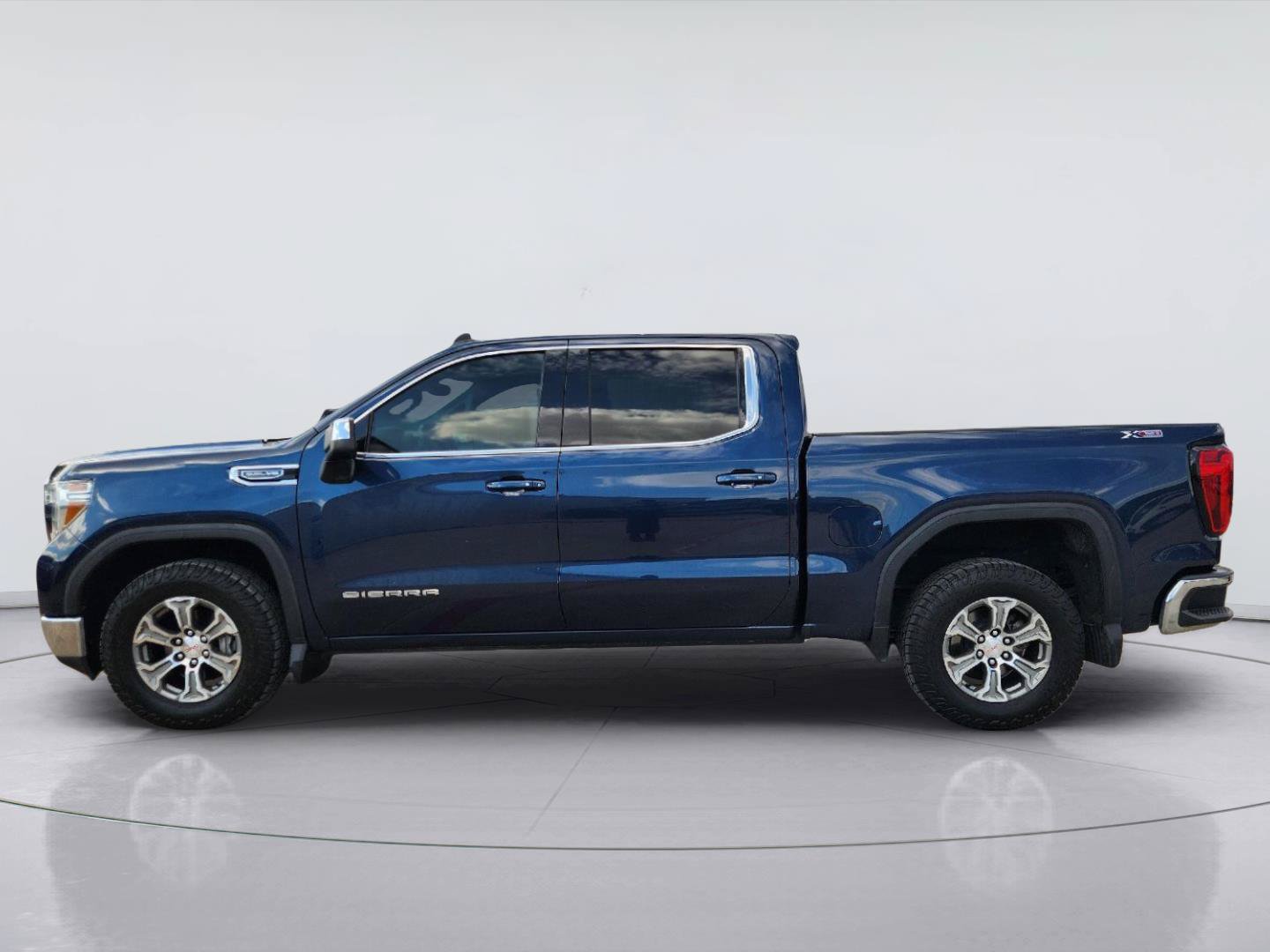 Certified 2020 GMC Sierra 1500 SLE w/ SLE Value Package AWD/4WD image 4
