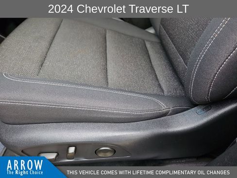Used 2024 Chevrolet Traverse LT AWD/4WD image 23