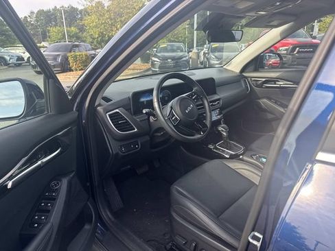 Certified 2024 Kia Seltos EX FWD image 4