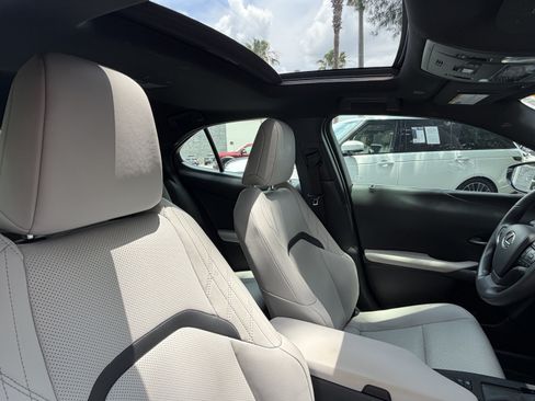 Used 2024 Lexus UX 250h F Sport FWD image 46