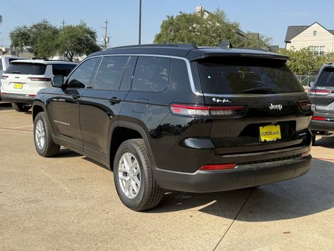 New 2025 Jeep Grand Cherokee L Laredo image 5