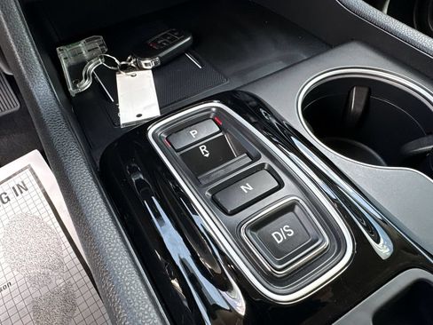 Used 2025 Honda Pilot Touring image 26