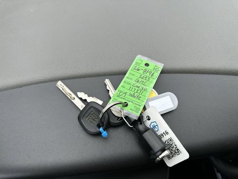 Used 2023 GMC Savana 2500 w/ Driver Convenience Package image 28